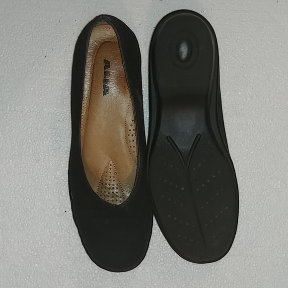 Alia Flats - Picture 3 of 3